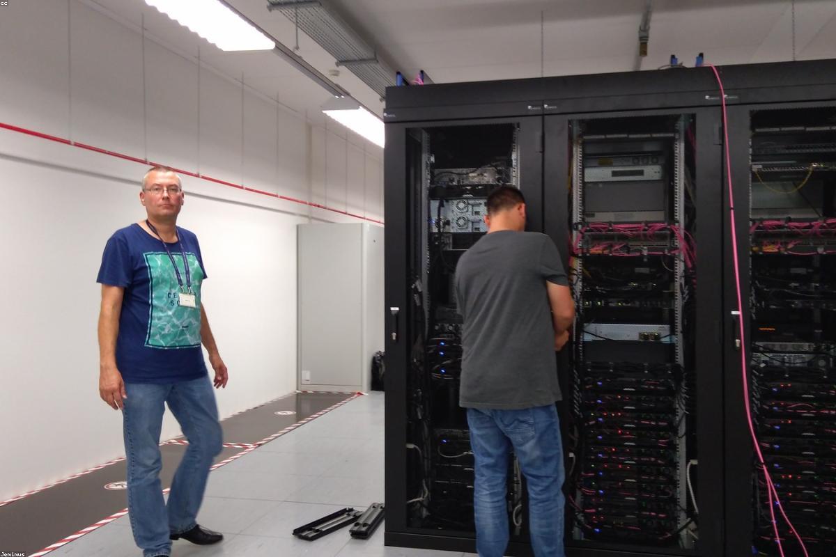 Hosting và tên miền: Hướng dẫn cho người mới bắt đầu